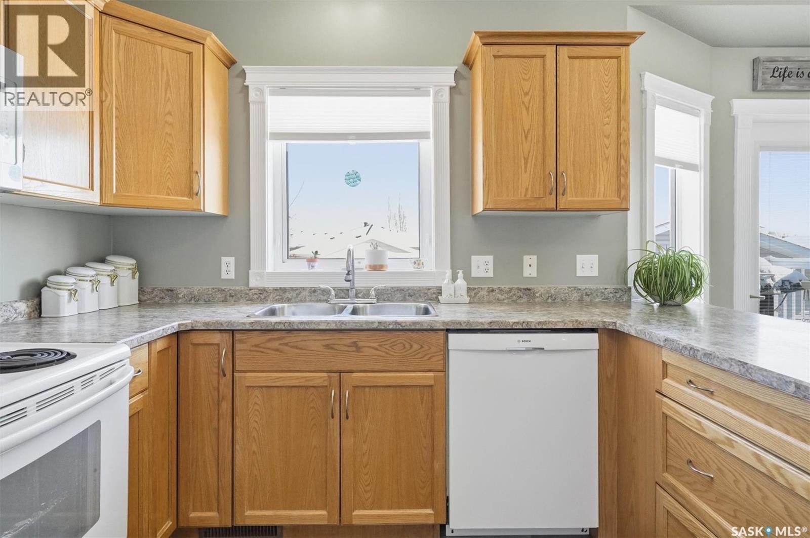 413 Bendel Crescent, Martensville, Saskatchewan  S0K 2T2 - Photo 10 - SK030011