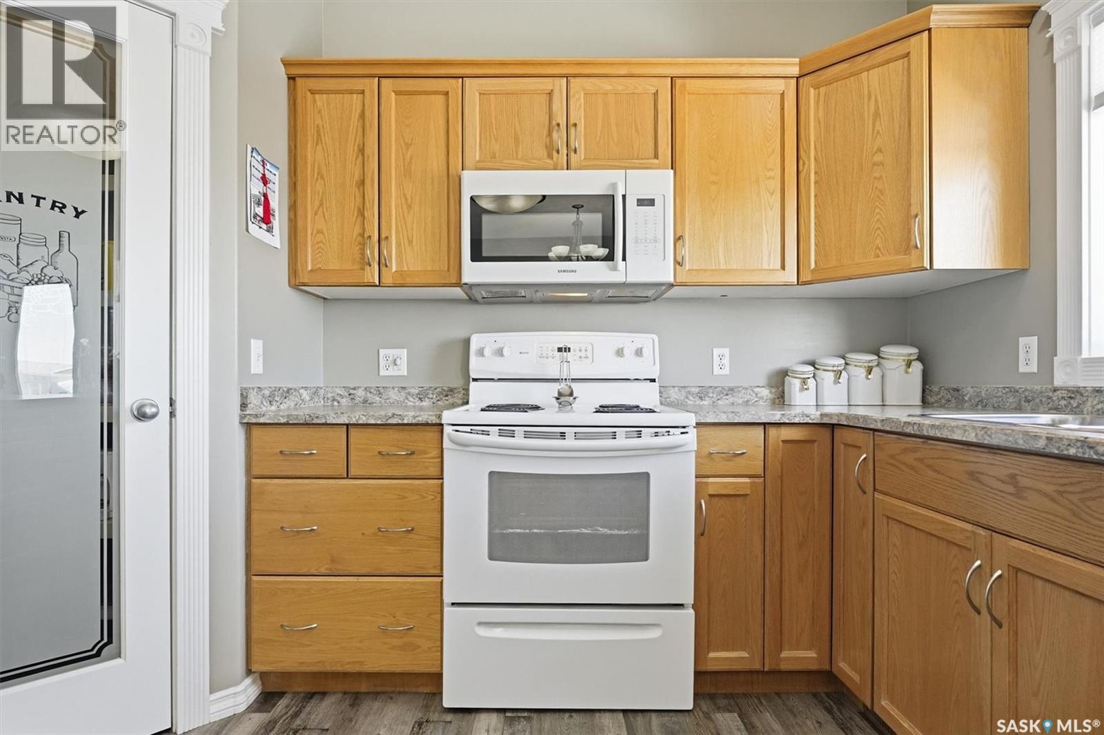 413 Bendel Crescent, Martensville, Saskatchewan  S0K 2T2 - Photo 11 - SK030011