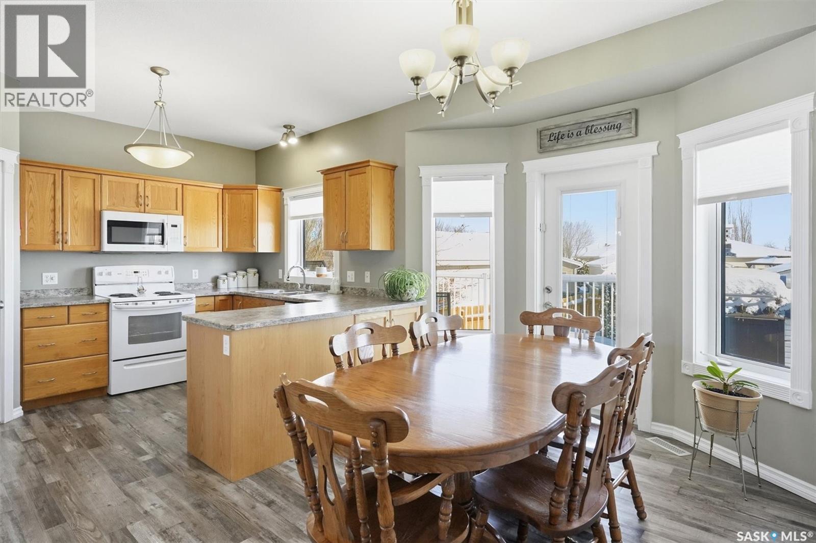 413 Bendel Crescent, Martensville, Saskatchewan  S0K 2T2 - Photo 6 - SK030011