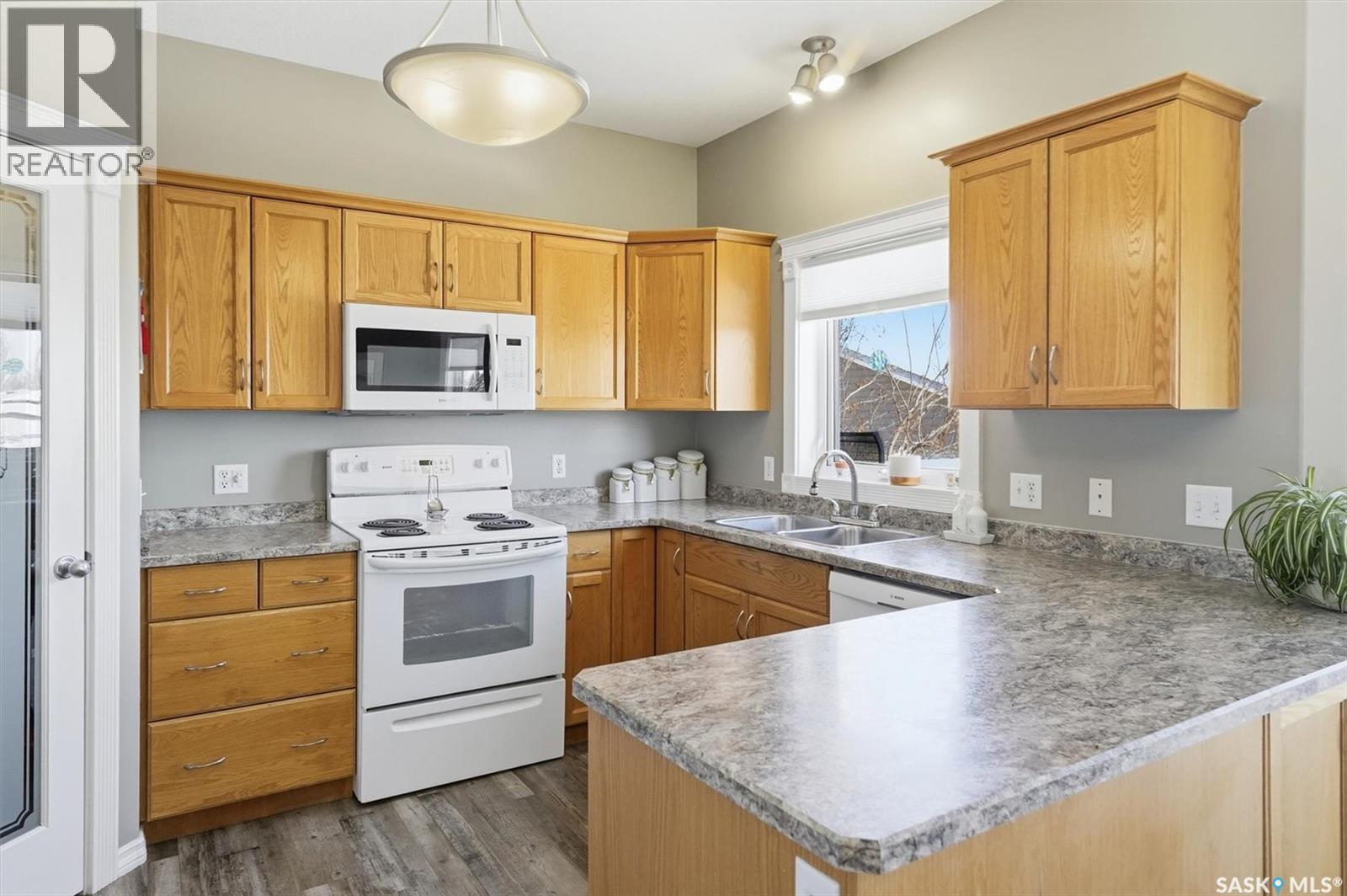 413 Bendel Crescent, Martensville, Saskatchewan  S0K 2T2 - Photo 7 - SK030011