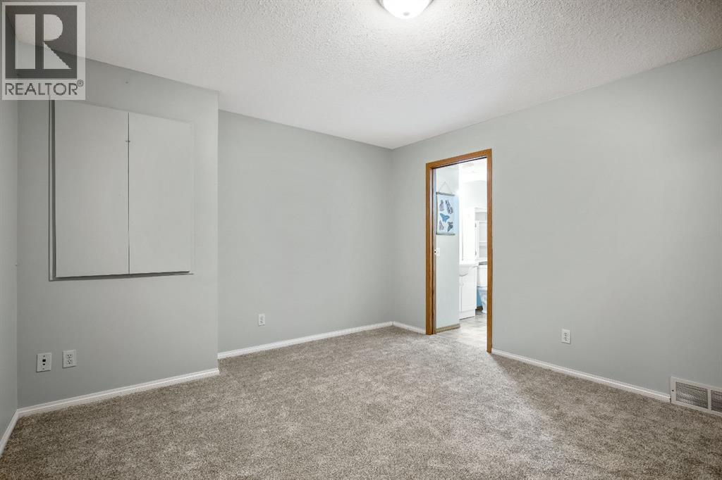42 Douglas Glen Green Se, Calgary, Alberta  T2Z 2N1 - Photo 36 - A2290650