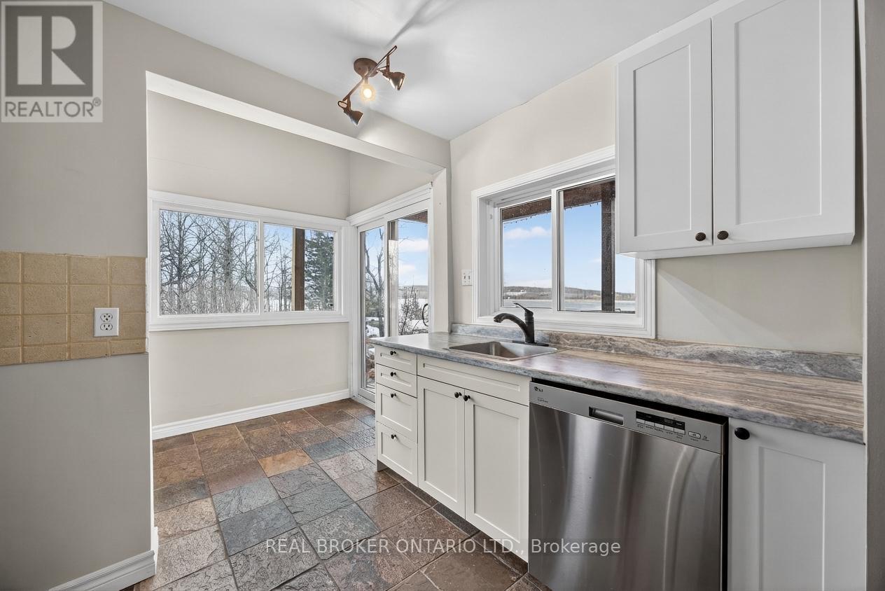 1866 Tay Bay Road, Severn, Ontario  L0K 1E0 - Photo 11 - S12875482