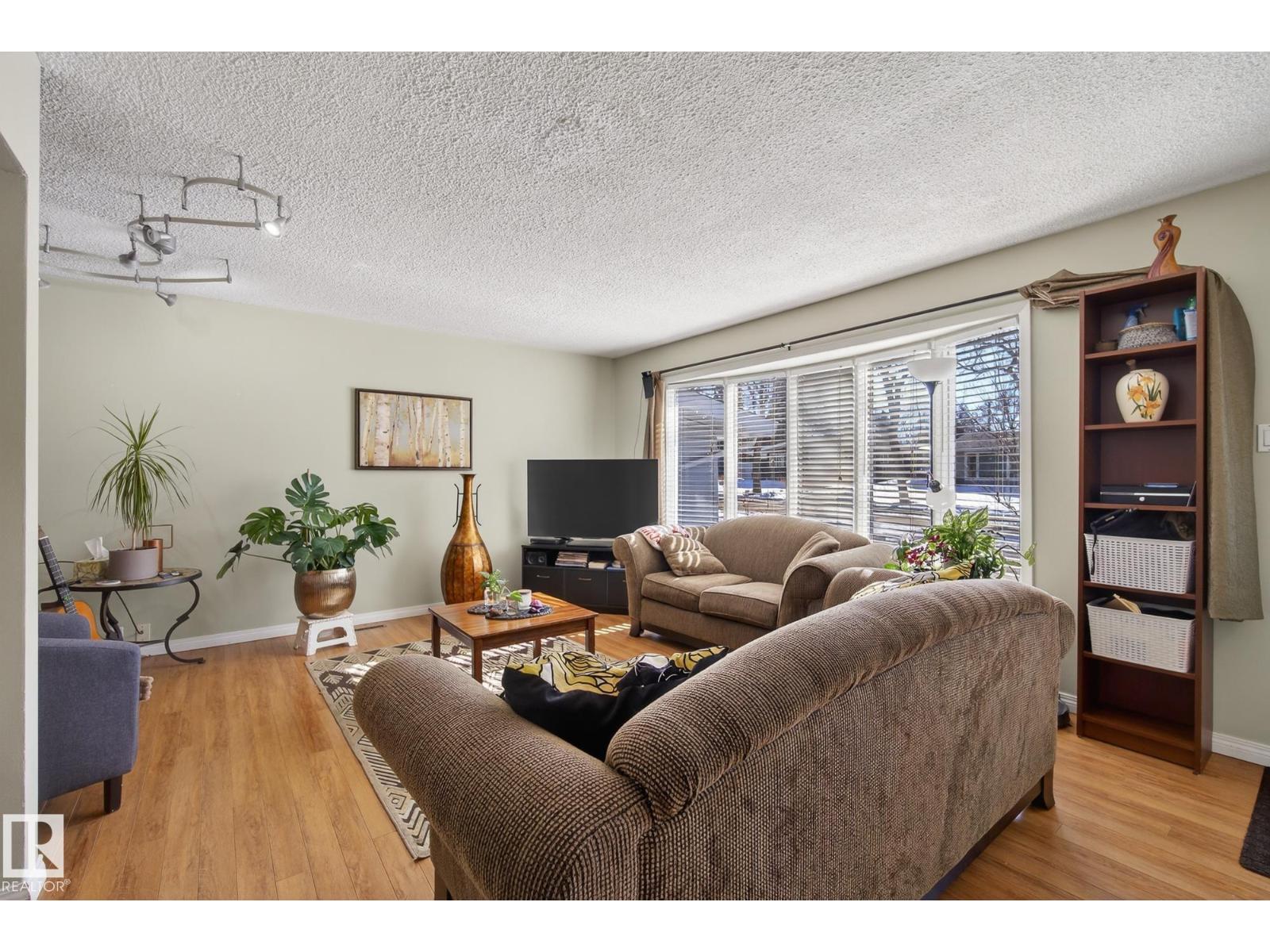 951 Birch Av, Sherwood Park, Alberta  T8A 1X6 - Photo 5 - E4477038