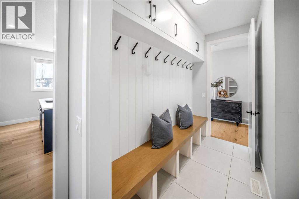 27 West Grove Place Sw, Calgary, Alberta  T3H 1Z4 - Photo 16 - A2292466