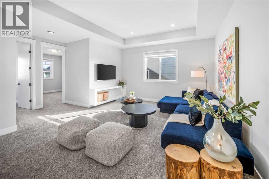 27 West Grove Place Sw, Calgary, Alberta  T3H 1Z4 - Photo 8 - A2292466