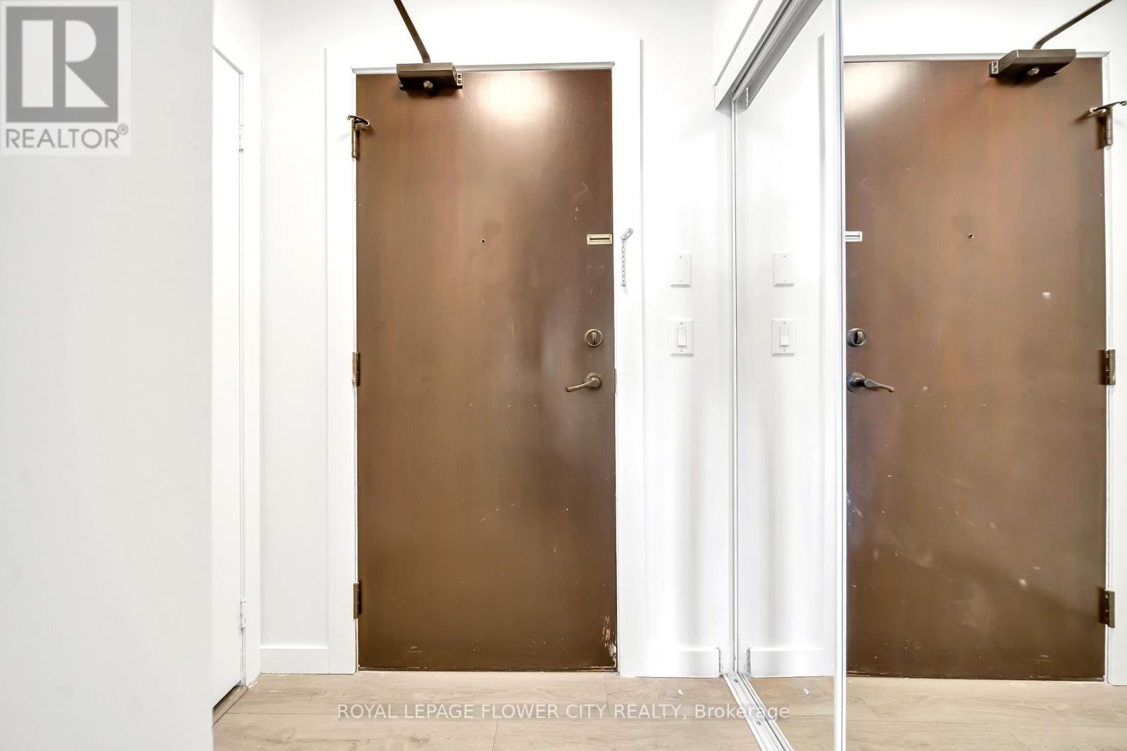 909 - 385 Prince Of Wales Drive W, Mississauga (City Centre), Ontario  L5B 0C6 - Photo 11 - W12866628