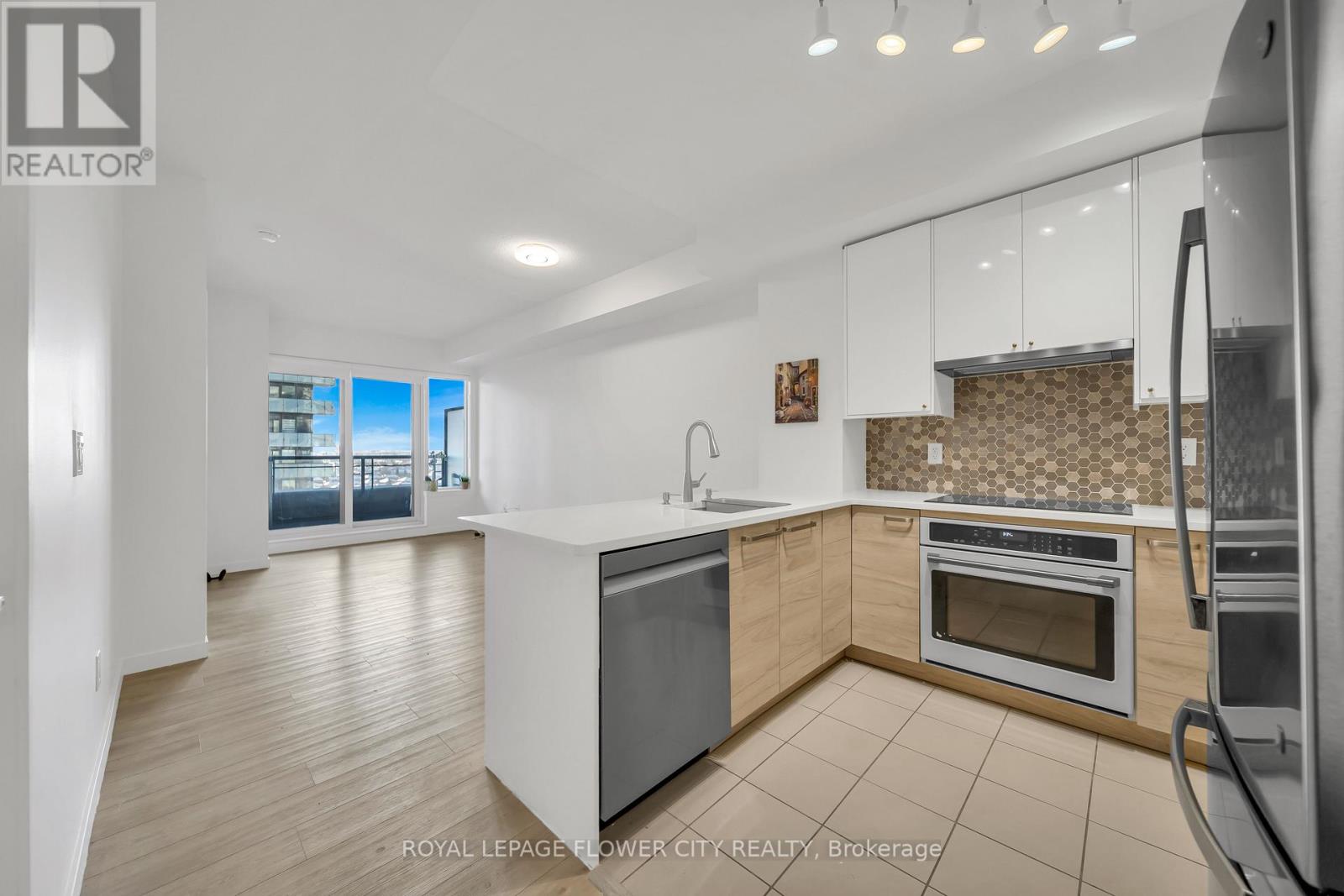 909 - 385 Prince Of Wales Drive W, Mississauga (City Centre), Ontario  L5B 0C6 - Photo 16 - W12866628