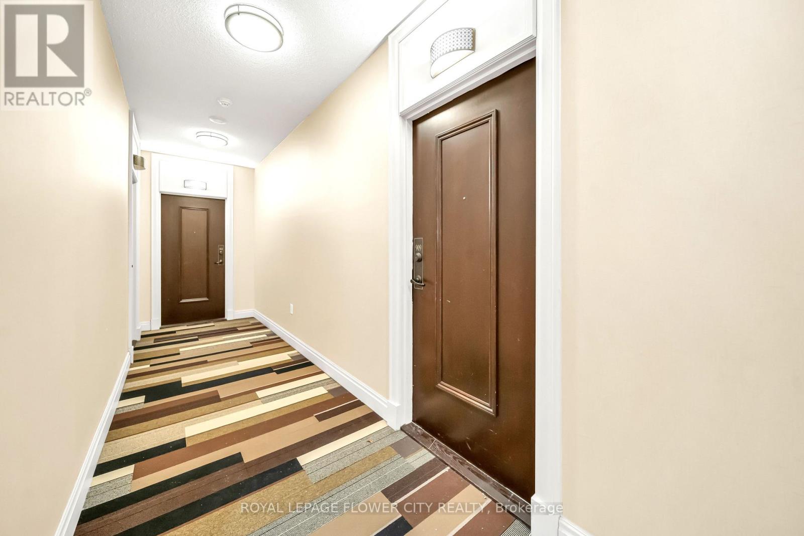 909 - 385 Prince Of Wales Drive W, Mississauga (City Centre), Ontario  L5B 0C6 - Photo 9 - W12866628