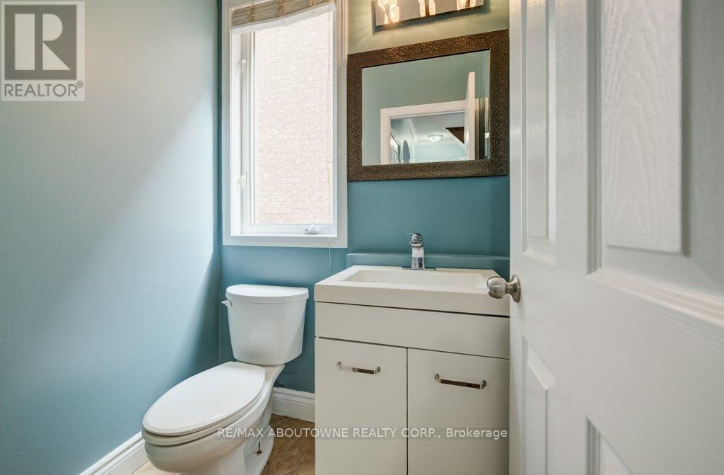 923 Mcneil Drive, Milton (Be Beaty), Ontario  L9T 6M7 - Photo 12 - W12875446