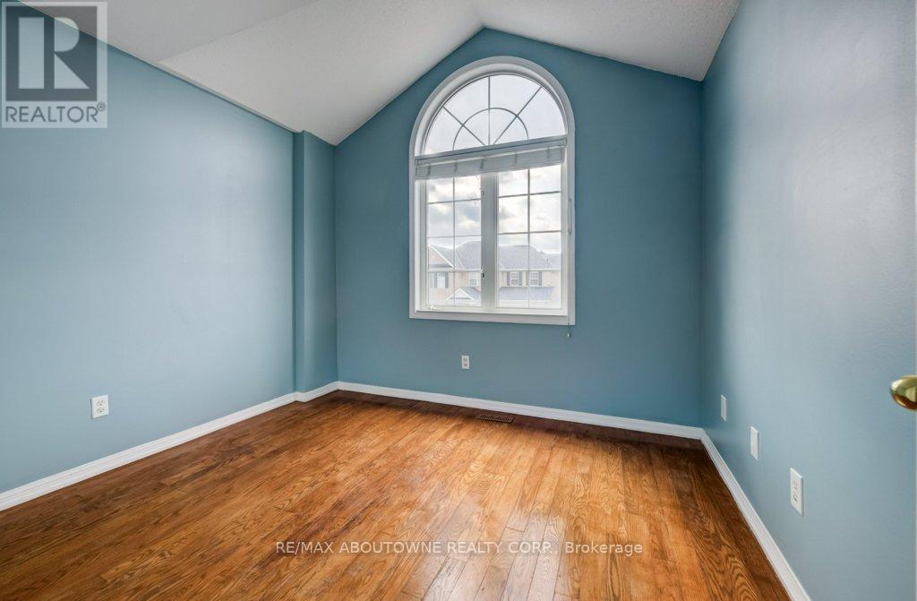 923 Mcneil Drive, Milton (Be Beaty), Ontario  L9T 6M7 - Photo 19 - W12875446