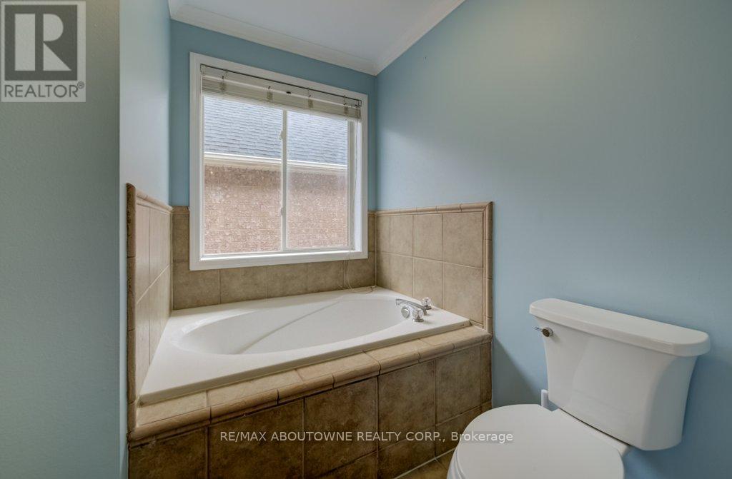 923 Mcneil Drive, Milton (Be Beaty), Ontario  L9T 6M7 - Photo 21 - W12875446