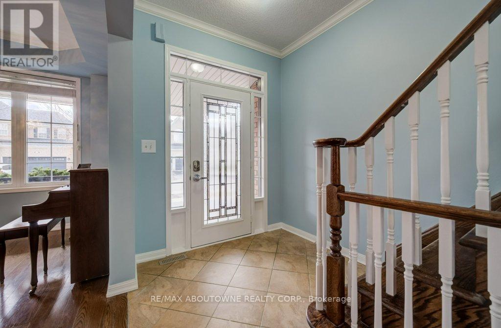 923 Mcneil Drive, Milton (Be Beaty), Ontario  L9T 6M7 - Photo 3 - W12875446