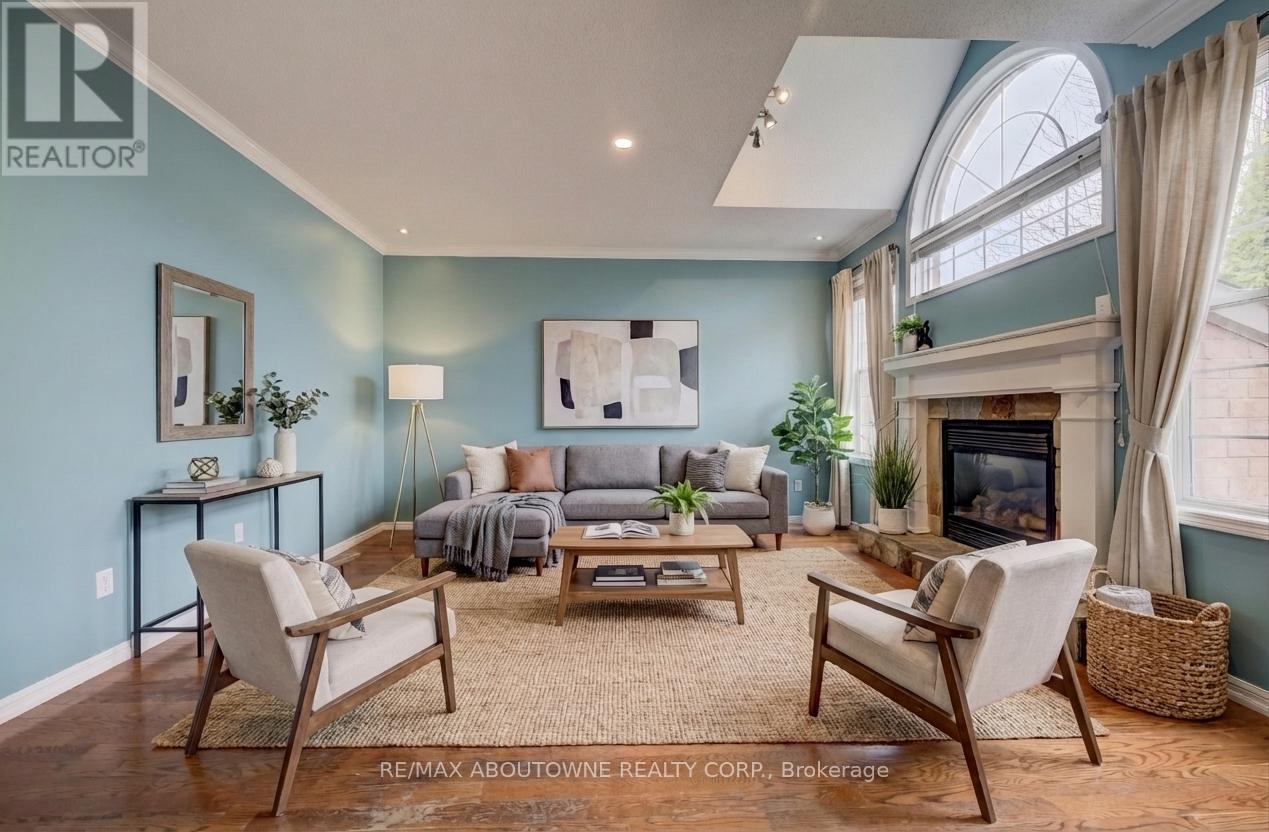 923 Mcneil Drive, Milton (Be Beaty), Ontario  L9T 6M7 - Photo 6 - W12875446