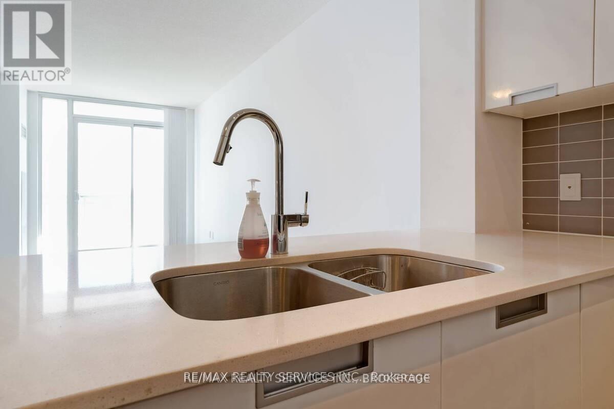 1105 - 5025 Four Springs Avenue, Mississauga (Hurontario), Ontario  L5R 0G5 - Photo 13 - W12875484