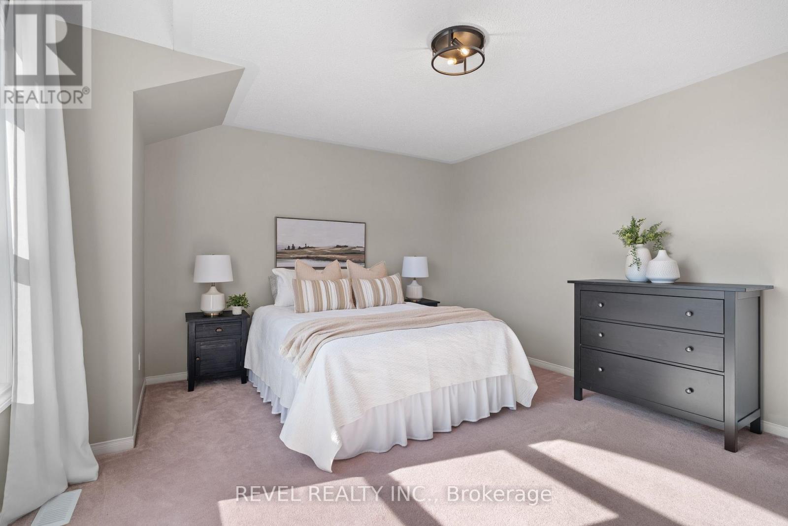 5417 Blue Spruce Avenue, Burlington (Orchard), Ontario  L7L 7C5 - Photo 33 - W12875512