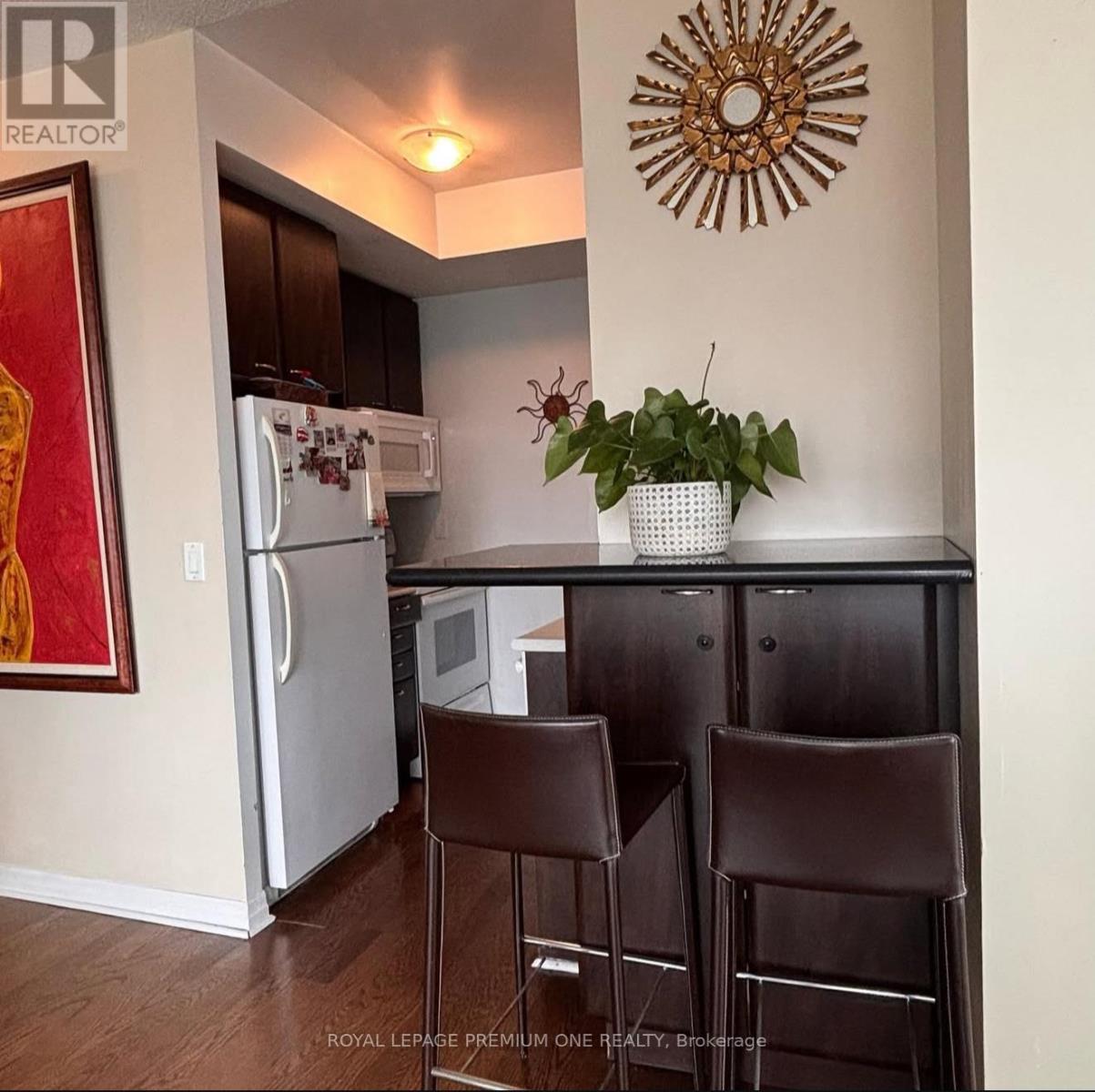 2607 - 220 Burnhamthorpe Road, Mississauga (City Centre), Ontario  L5B 4N4 - Photo 4 - W12875532