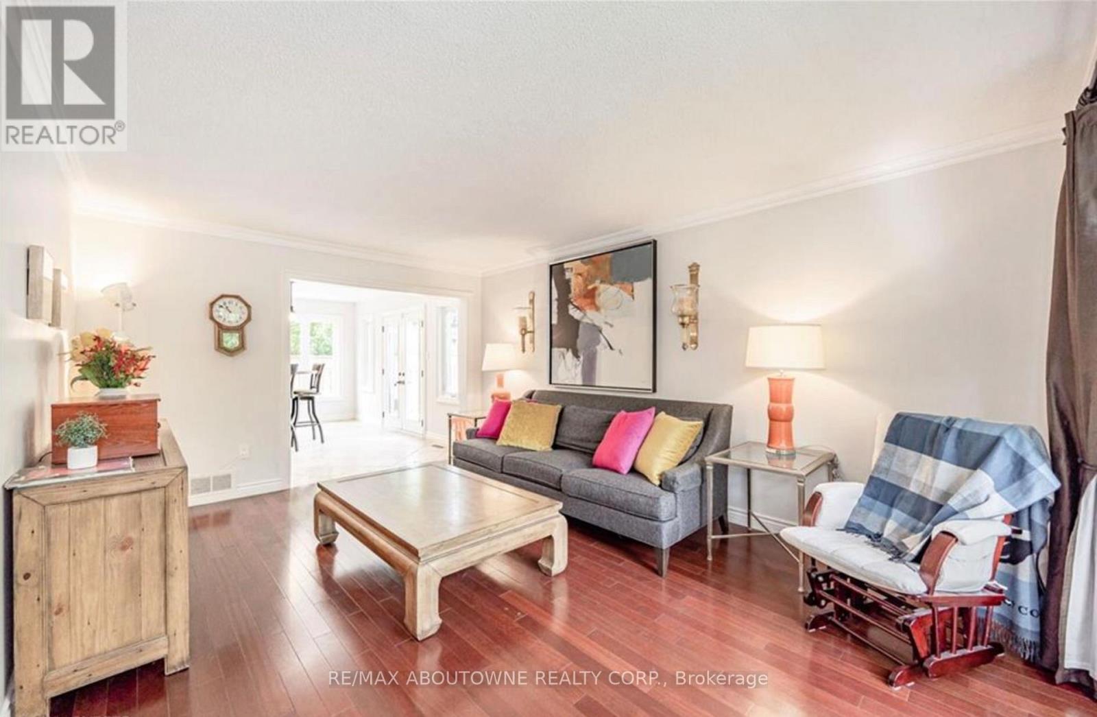 500 Blenheim Crescent, Oakville (Fd Ford), Ontario  L6J 6P7 - Photo 8 - W12875544