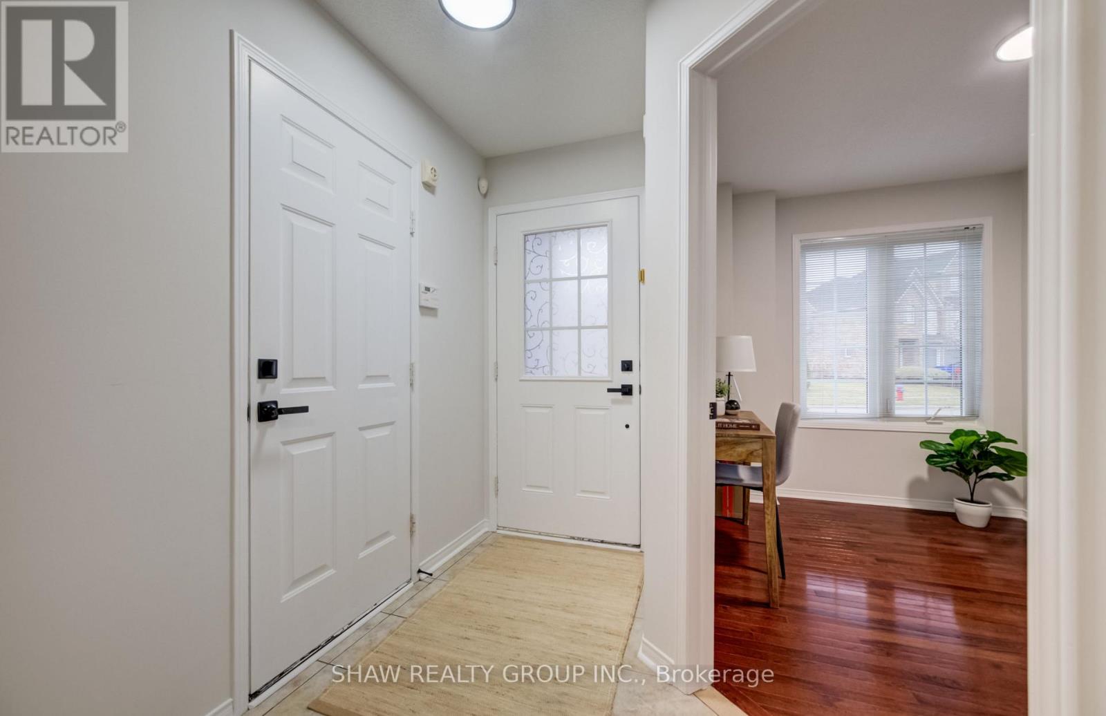 2058 Glenhampton Road, Oakville (Wm Westmount), Ontario  L6M 3T9 - Photo 5 - W12875554