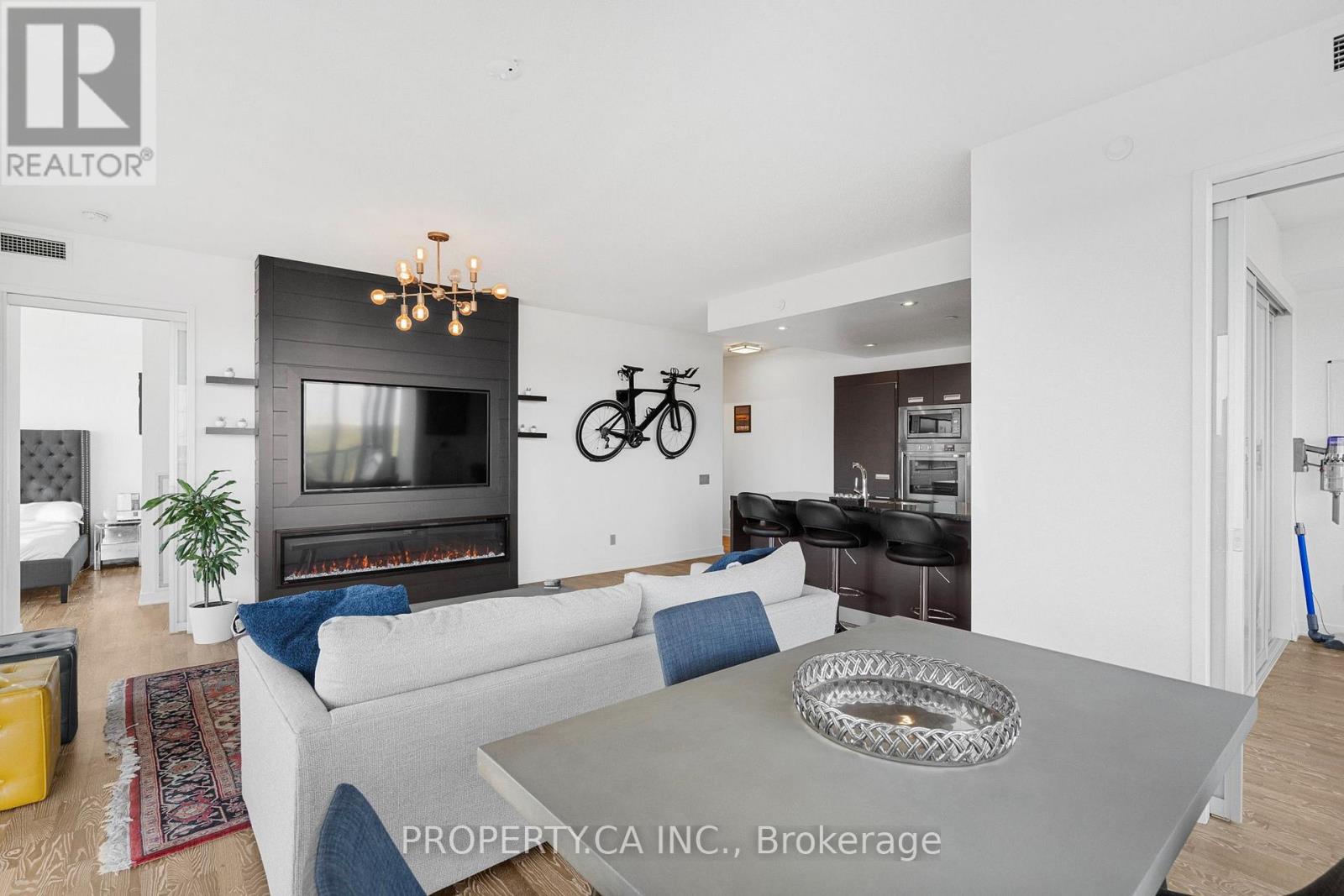 1211 - 90 Park Lawn Road, Toronto (Mimico), Ontario  M8Y 0B6 - Photo 5 - W12875562