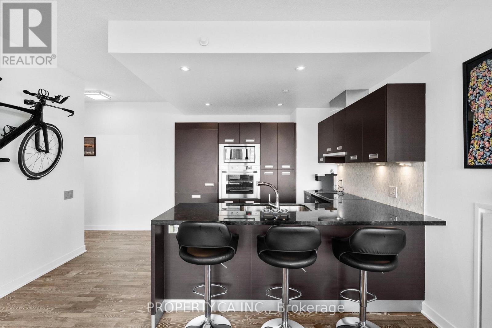 1211 - 90 Park Lawn Road, Toronto (Mimico), Ontario  M8Y 0B6 - Photo 8 - W12875562