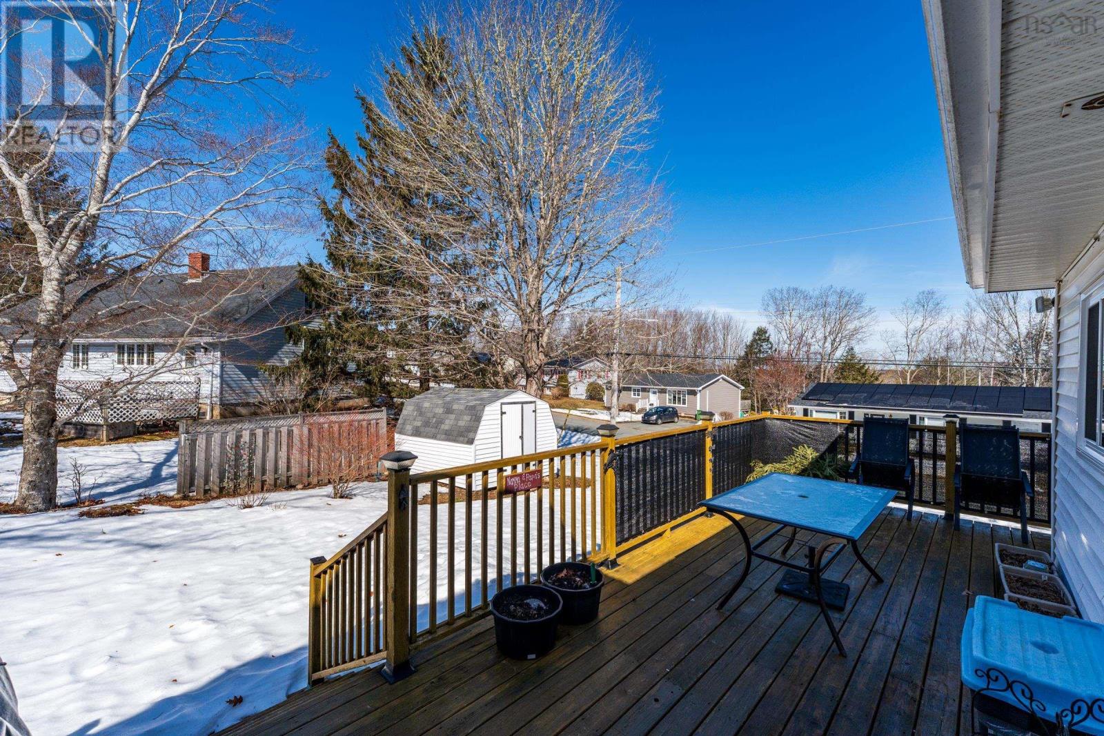 2 Pinecrest Boulevard, Bridgewater, Nova Scotia  B4V 3R4 - Photo 8 - 202604424