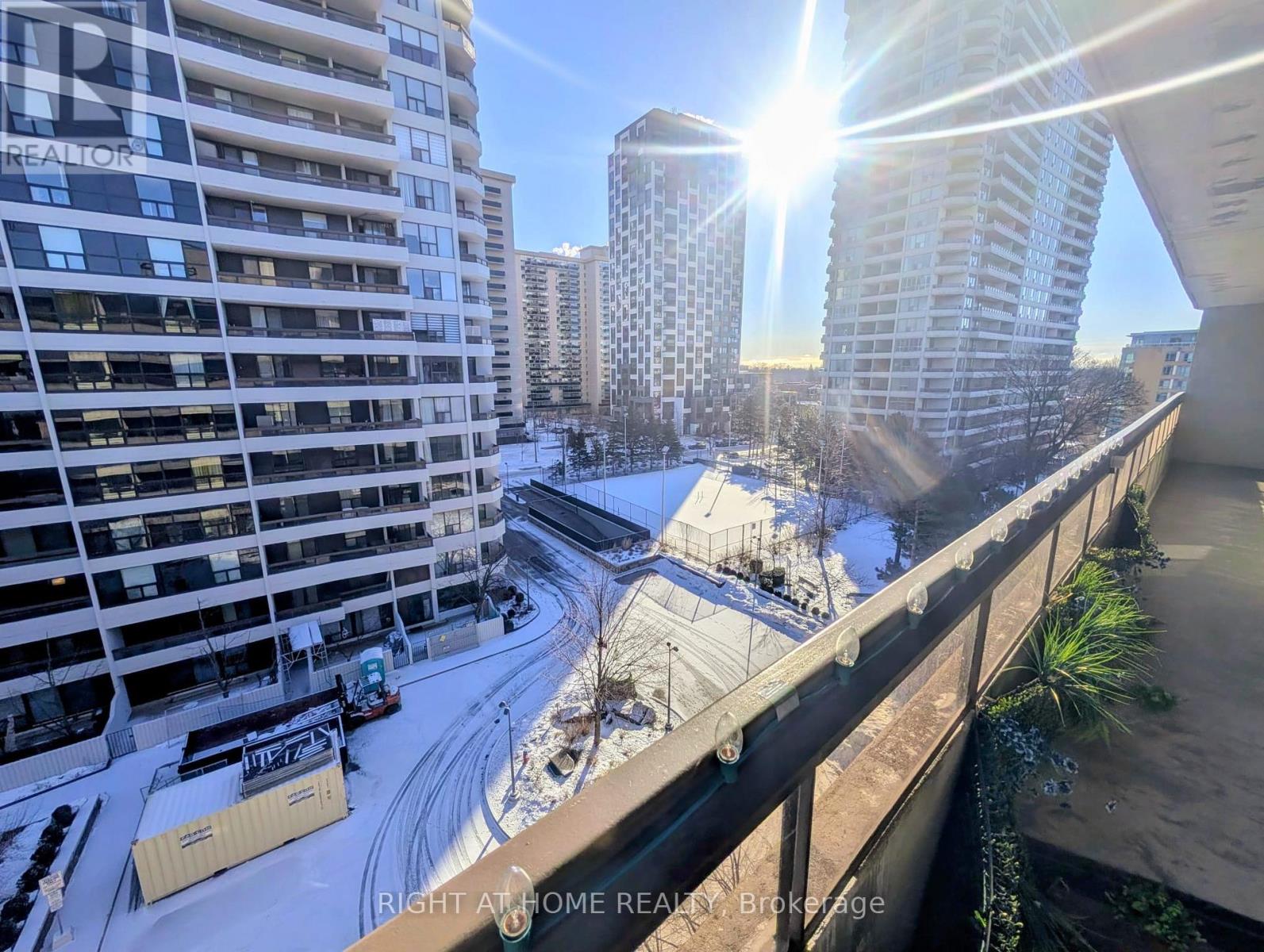 607 - 80 Quebec Avenue, Toronto (High Park North), Ontario  M6P 4B7 - Photo 8 - W12875566