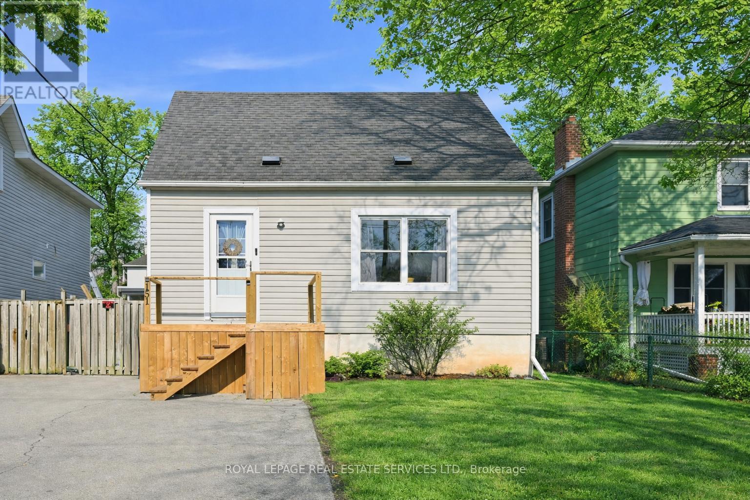 151 WESTSIDE DRIVE, oakville (co central), Ontario