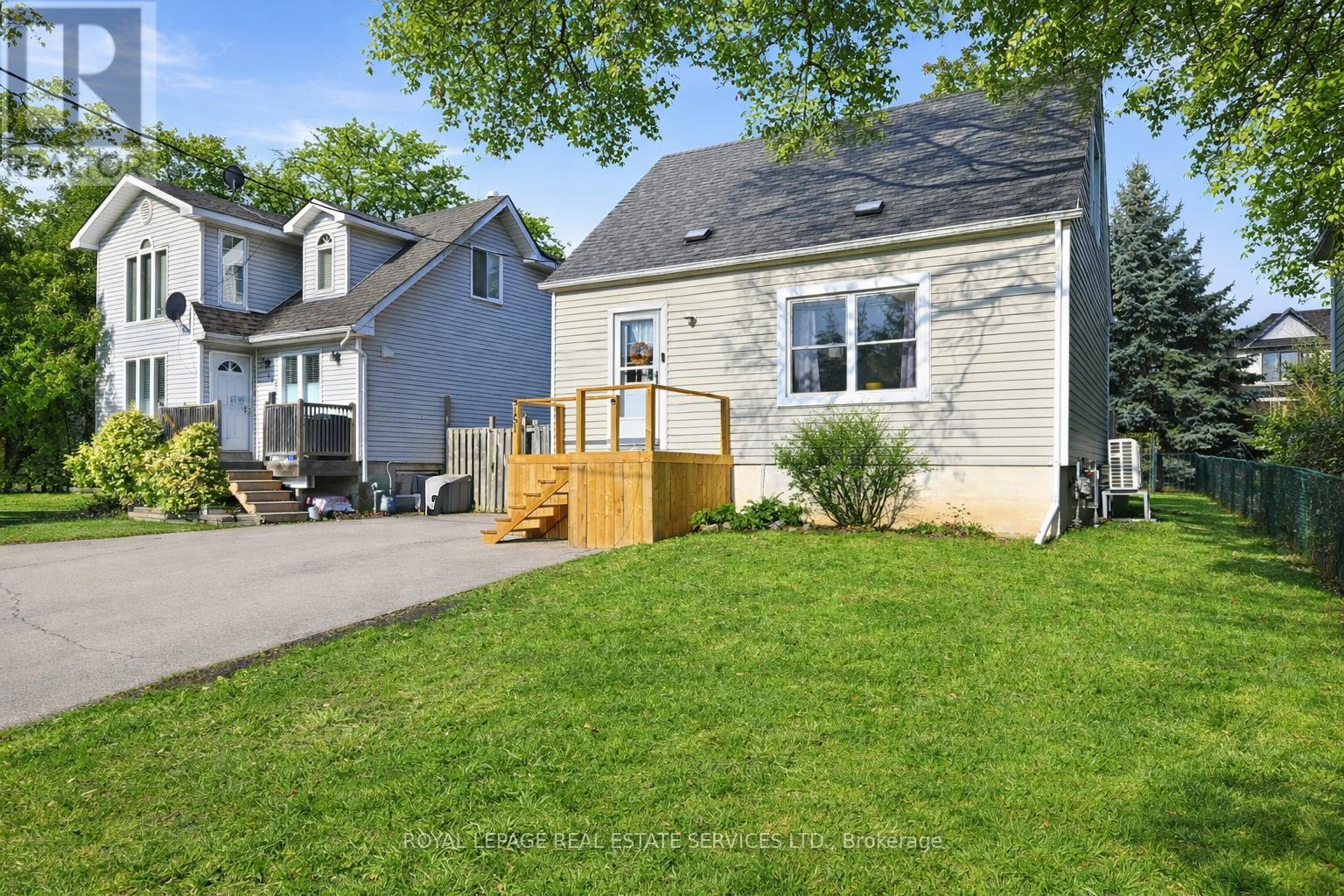 151 Westside Drive, Oakville (Co Central), Ontario  L6K 1P2 - Photo 2 - W12875570