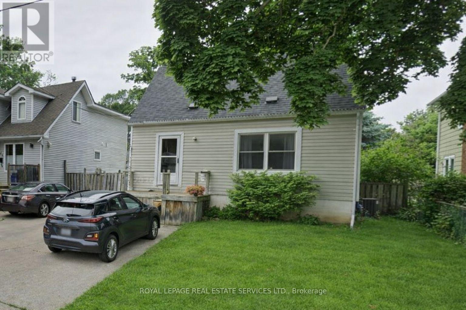 151 Westside Drive, Oakville (Co Central), Ontario  L6K 1P2 - Photo 4 - W12875570