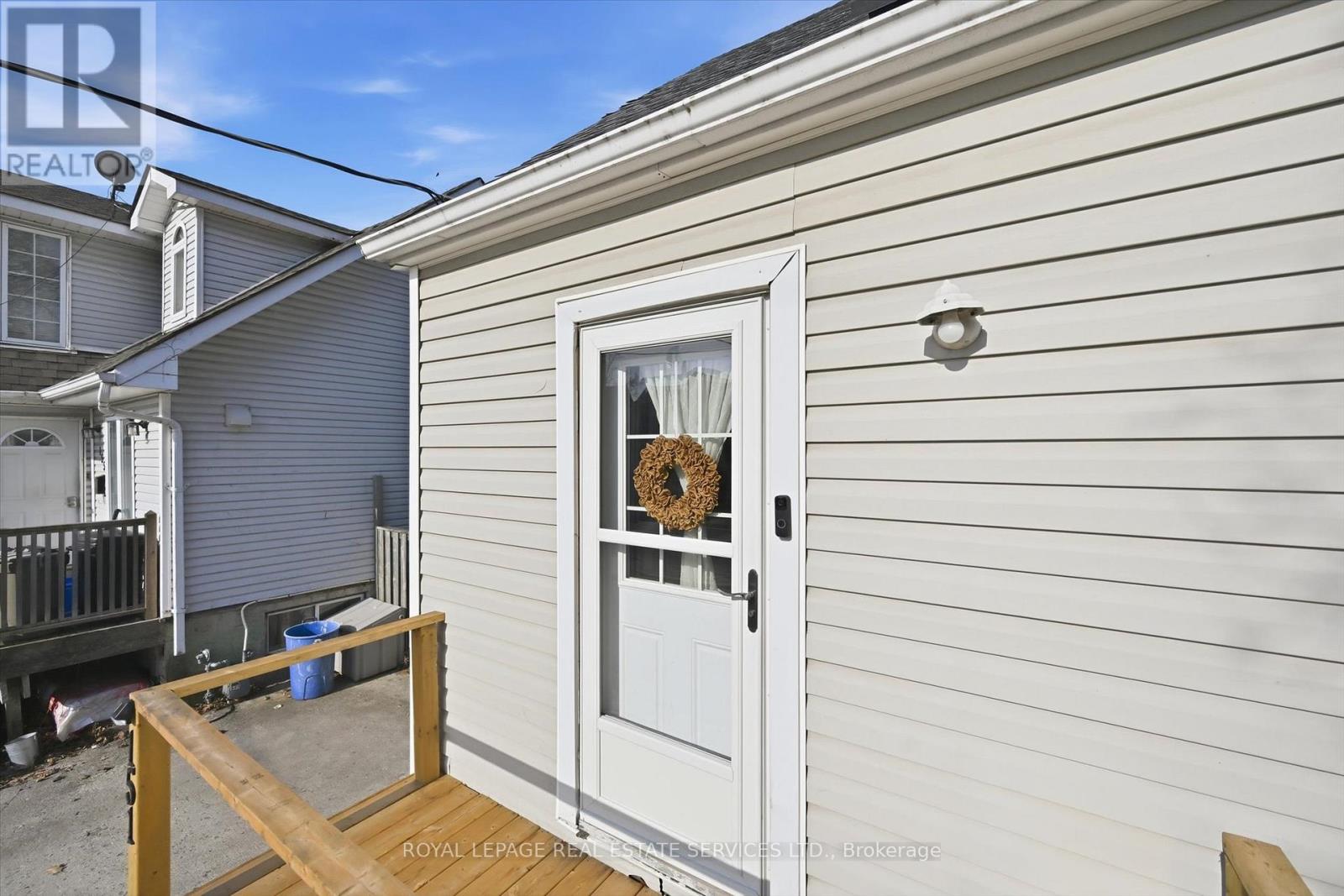 151 Westside Drive, Oakville (Co Central), Ontario  L6K 1P2 - Photo 5 - W12875570