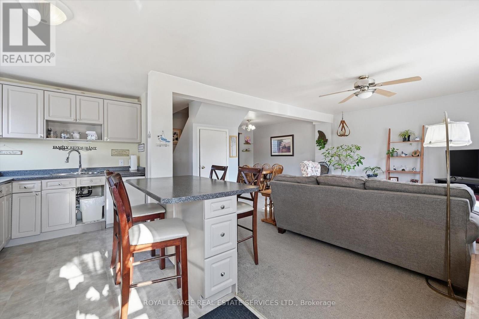 151 Westside Drive, Oakville (Co Central), Ontario  L6K 1P2 - Photo 7 - W12875570