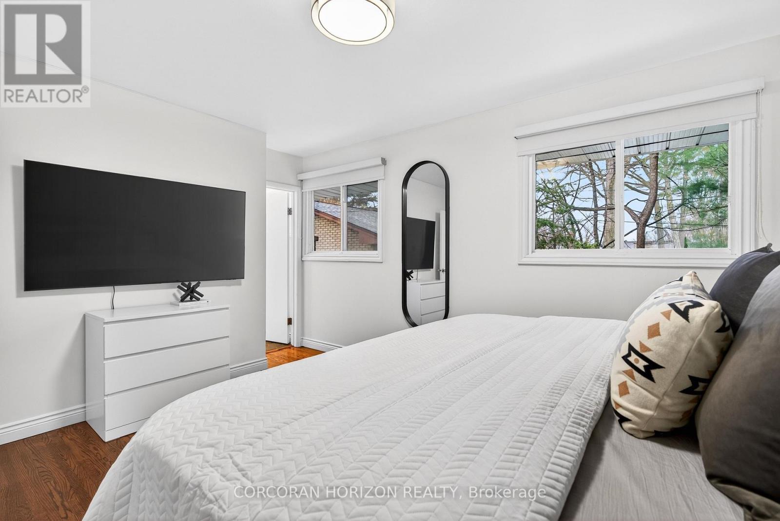 1260 Elgin Crescent, Oakville (Fa Falgarwood), Ontario  L6H 2J7 - Photo 15 - W12875592