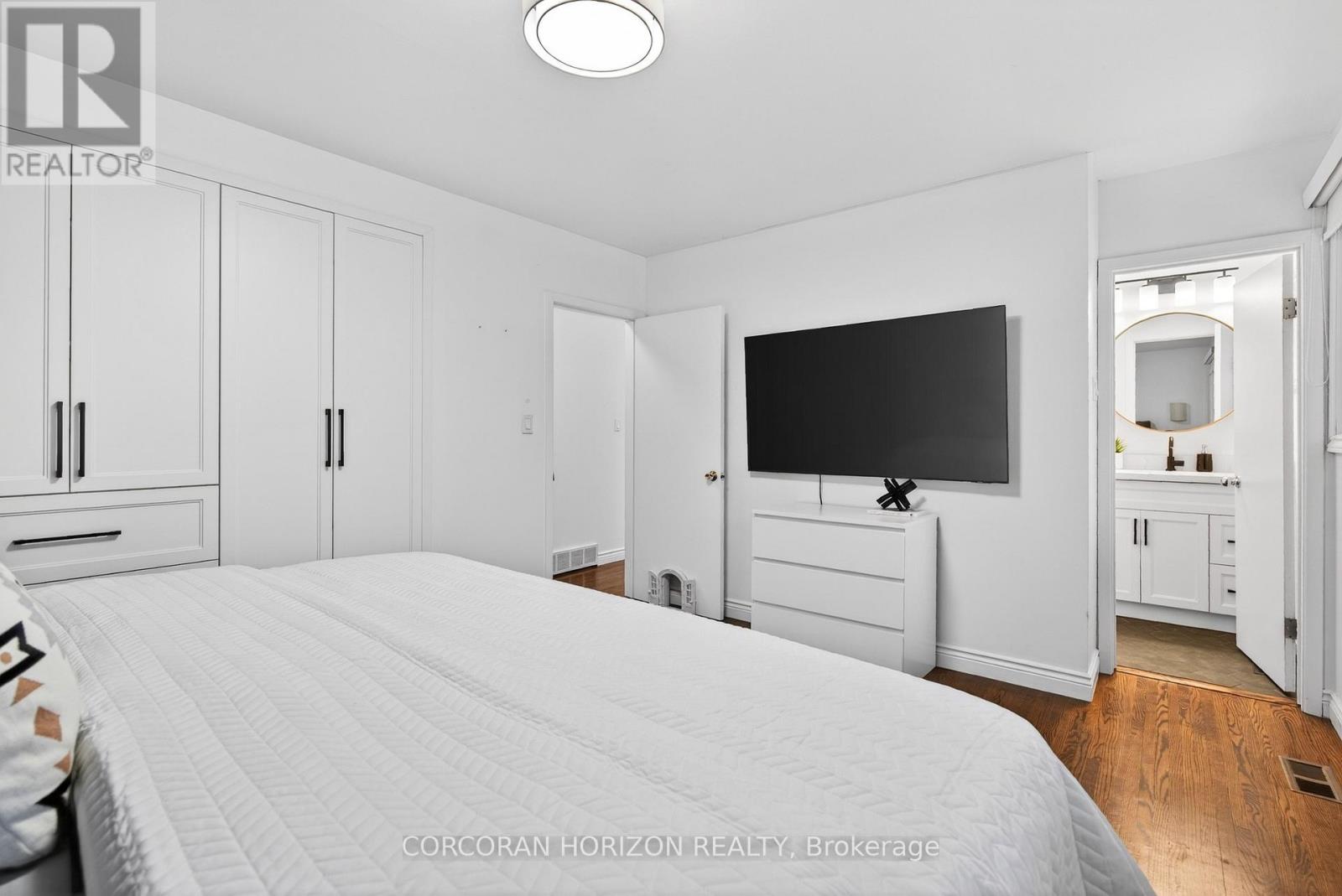 1260 Elgin Crescent, Oakville (Fa Falgarwood), Ontario  L6H 2J7 - Photo 16 - W12875592