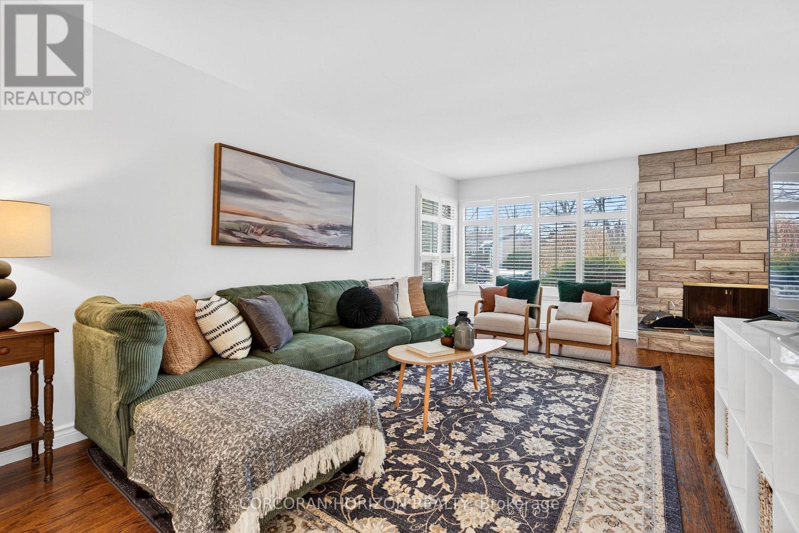 1260 Elgin Crescent, Oakville (Fa Falgarwood), Ontario  L6H 2J7 - Photo 5 - W12875592