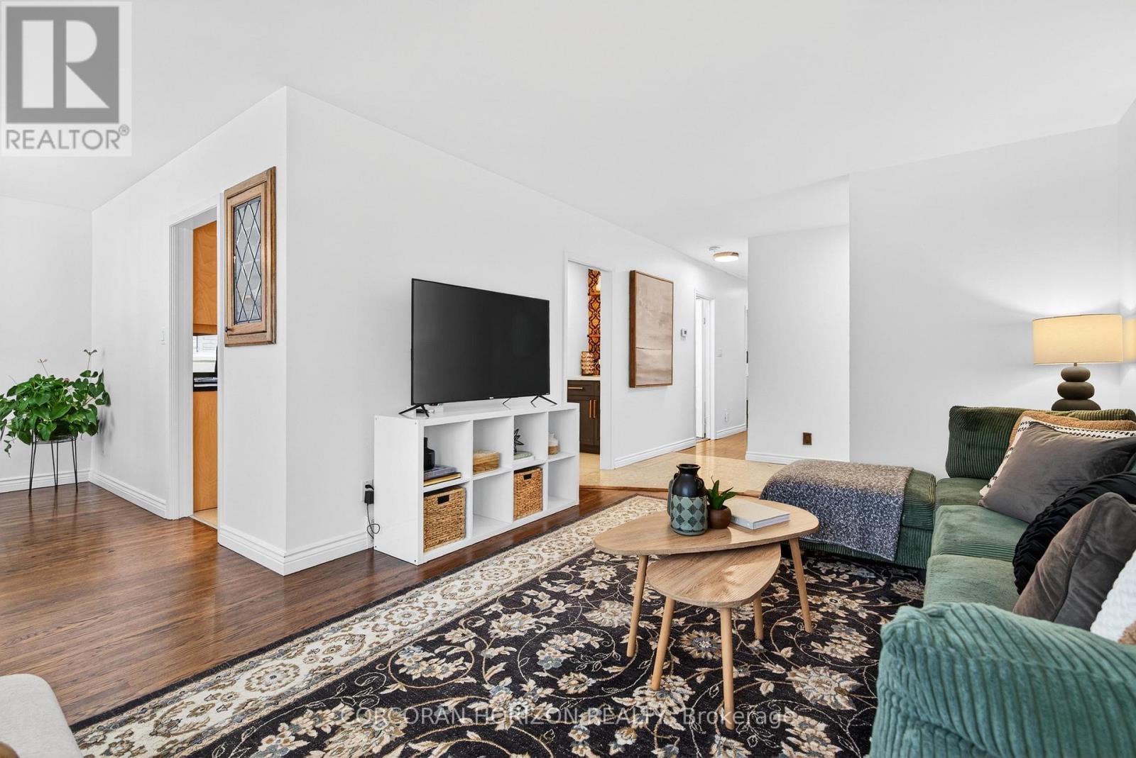 1260 Elgin Crescent, Oakville (Fa Falgarwood), Ontario  L6H 2J7 - Photo 6 - W12875592