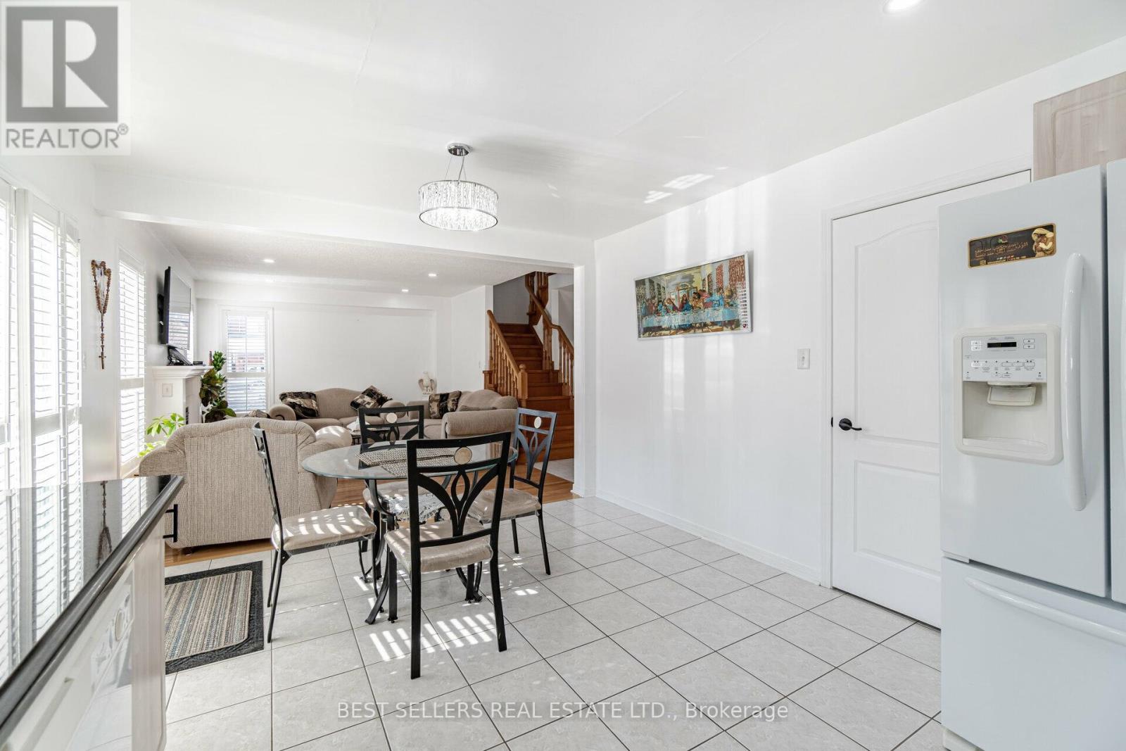 4 Beresford Crescent, Brampton (Bram East), Ontario  L6P 2M3 - Photo 12 - W12875594