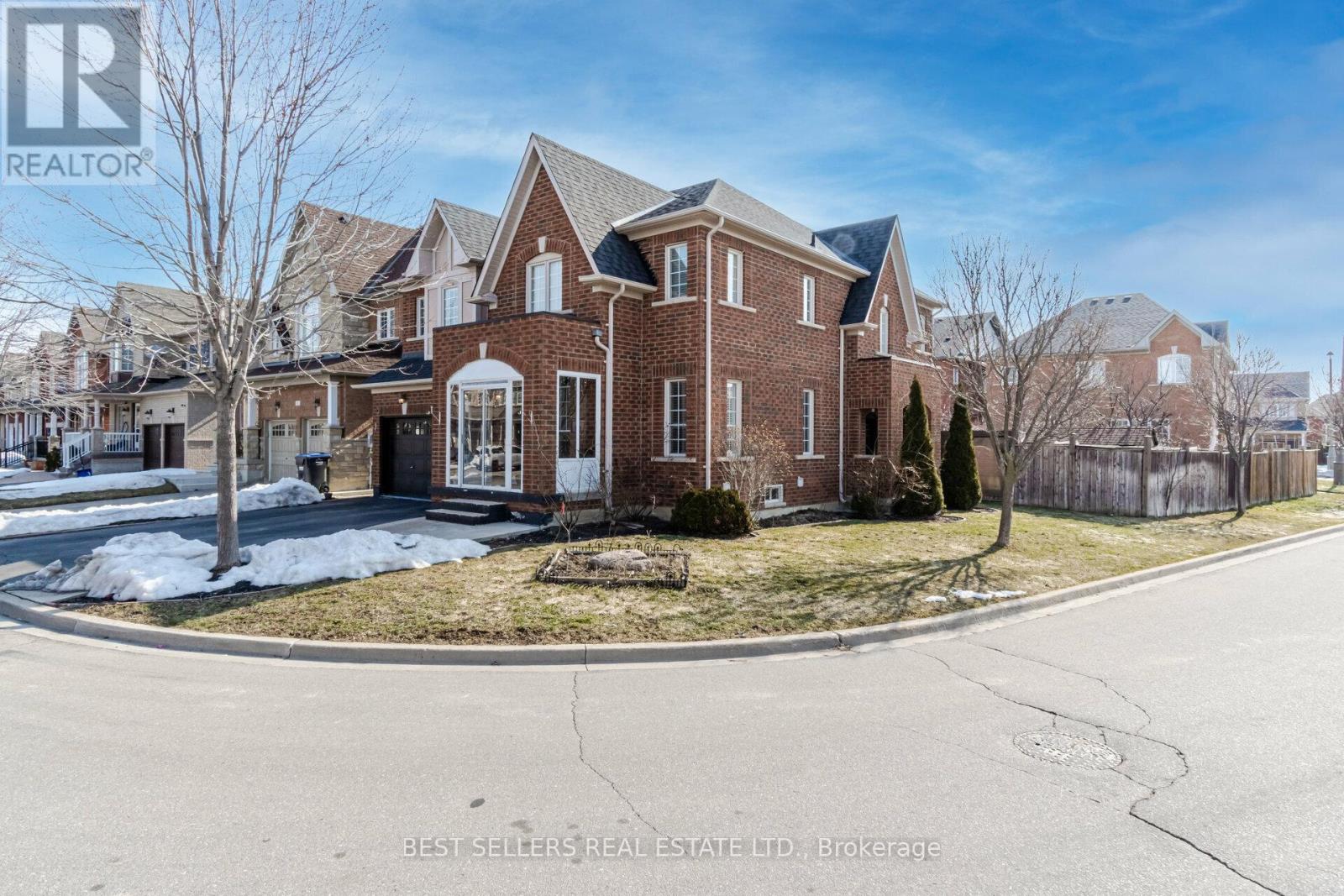 4 Beresford Crescent, Brampton (Bram East), Ontario  L6P 2M3 - Photo 3 - W12875594