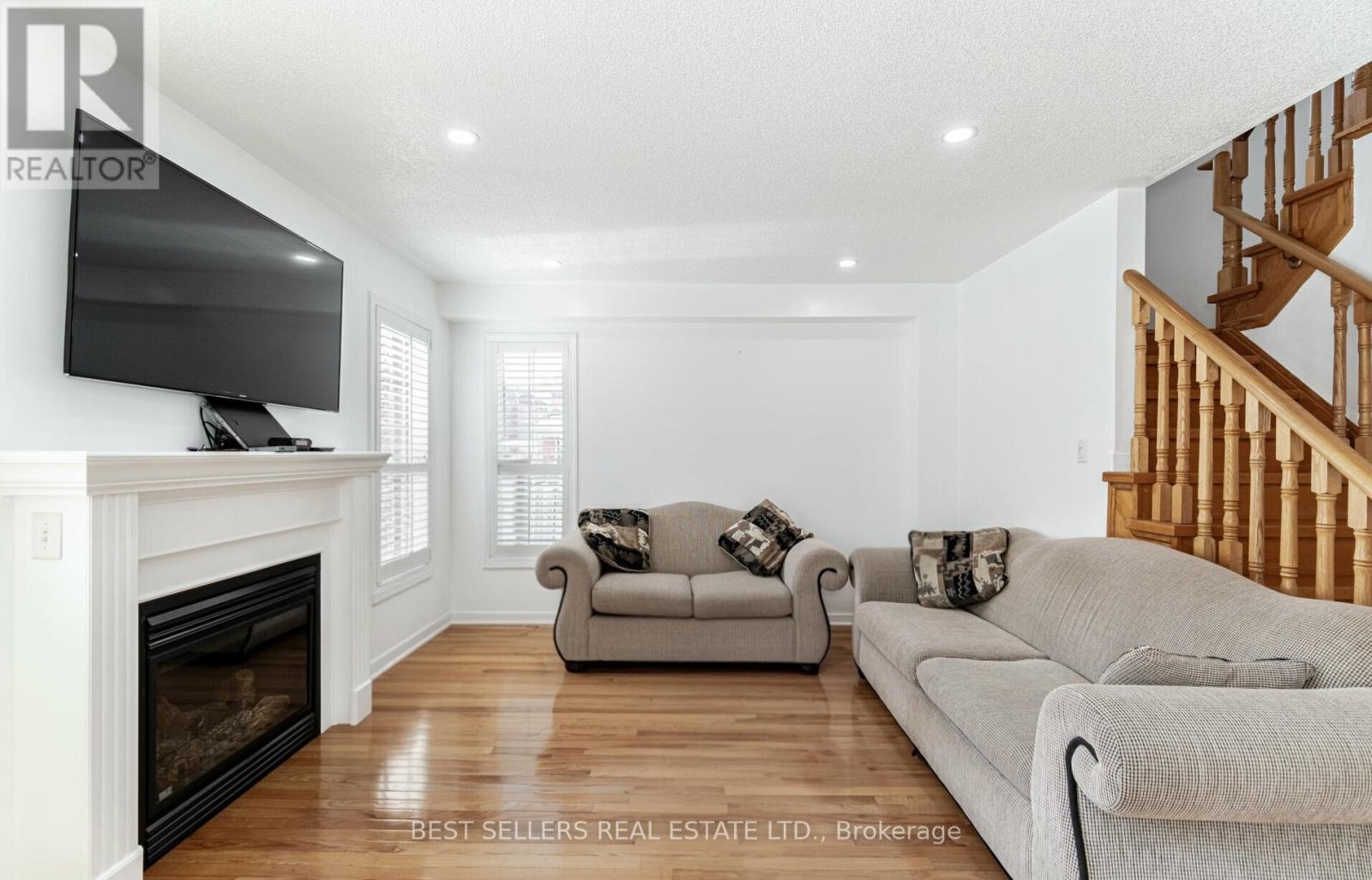 4 Beresford Crescent, Brampton (Bram East), Ontario  L6P 2M3 - Photo 9 - W12875594