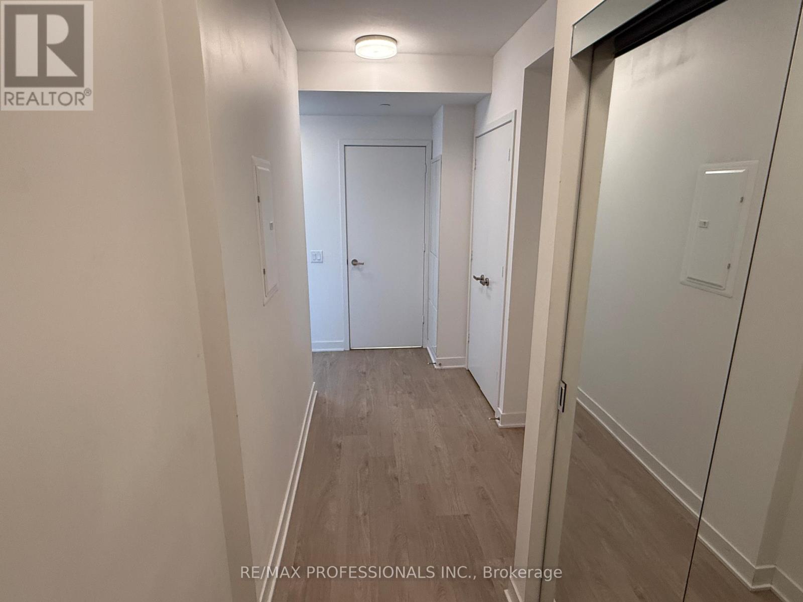 1501 - 3900 Confederation Parkway, Mississauga (City Centre), Ontario  L5B 0M3 - Photo 15 - W12875688