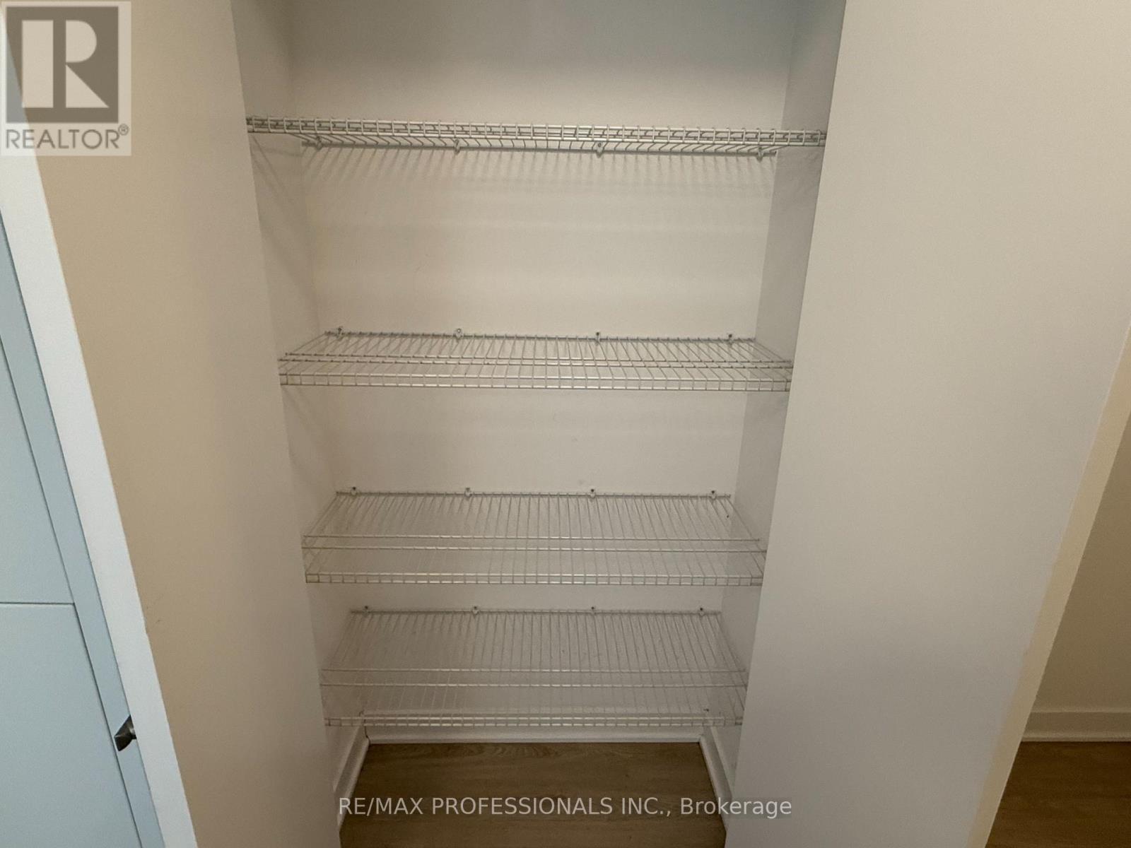 1501 - 3900 Confederation Parkway, Mississauga (City Centre), Ontario  L5B 0M3 - Photo 17 - W12875688