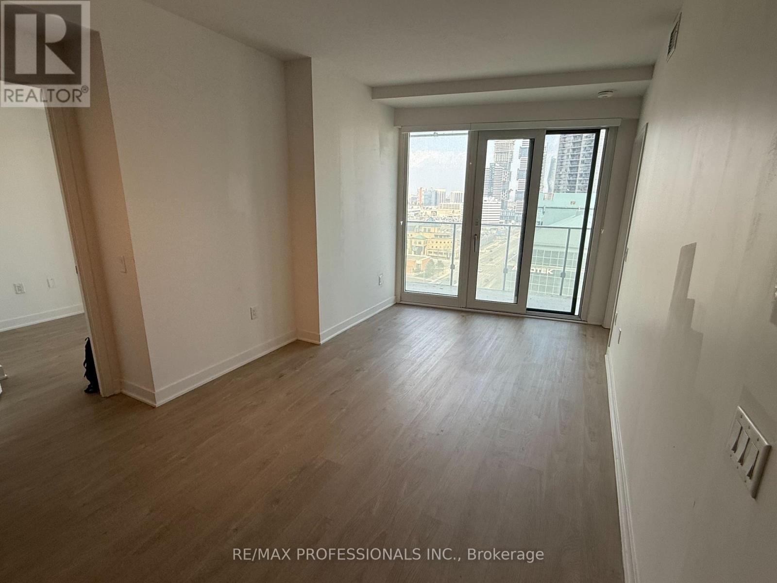 1501 - 3900 Confederation Parkway, Mississauga (City Centre), Ontario  L5B 0M3 - Photo 18 - W12875688