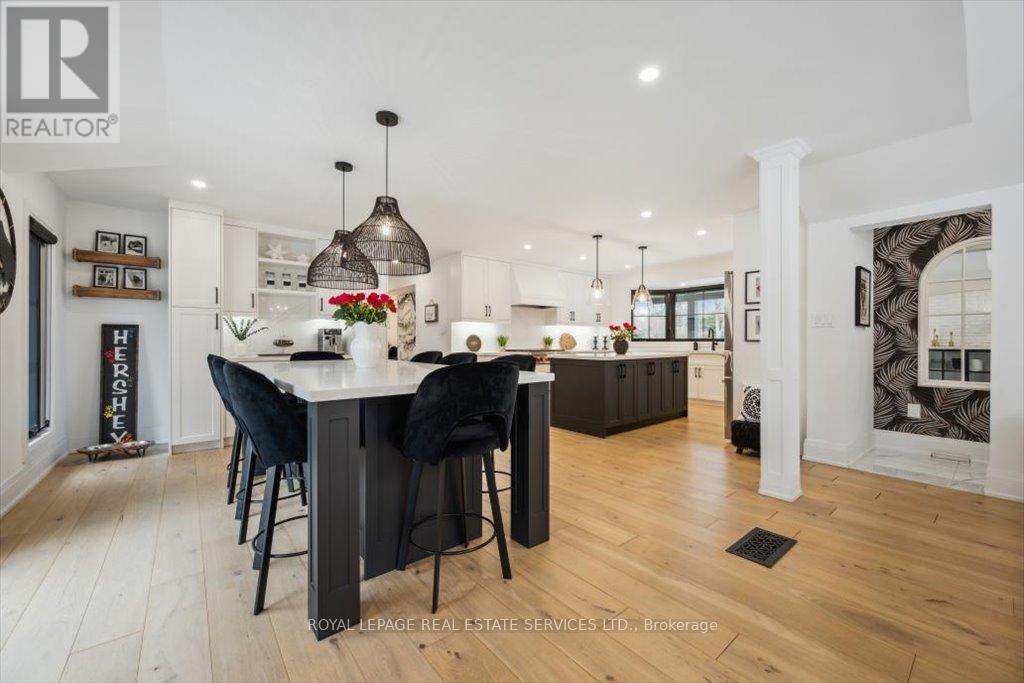 169 Oakes Drive, Mississauga (Mineola), Ontario  L5G 3M2 - Photo 13 - W12875746