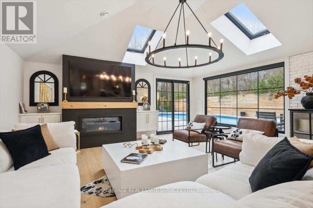 169 Oakes Drive, Mississauga (Mineola), Ontario  L5G 3M2 - Photo 16 - W12875746