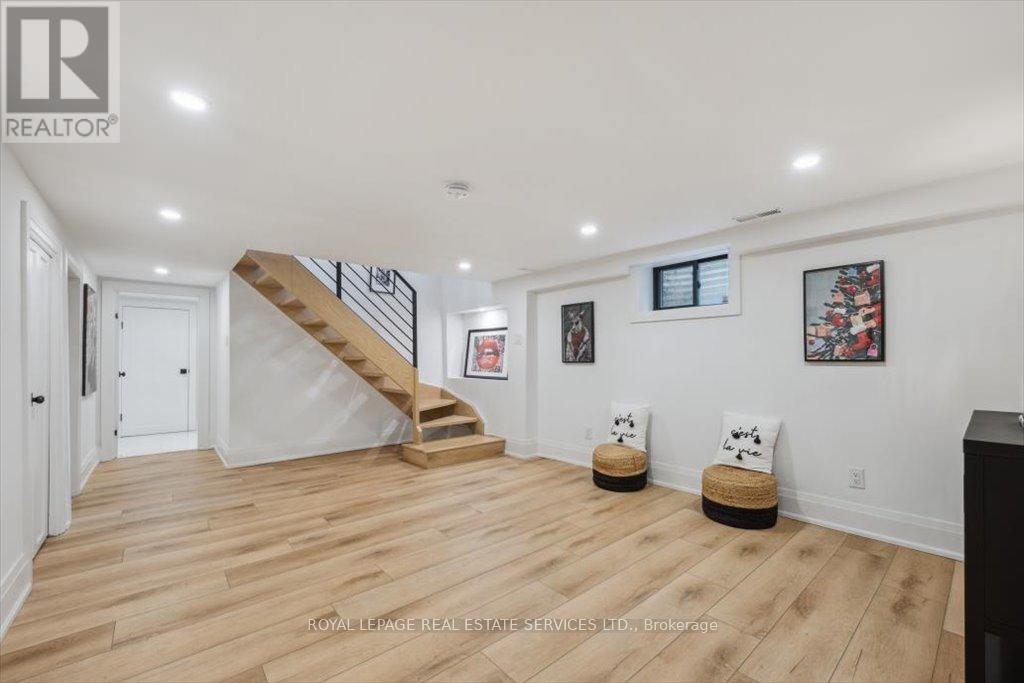 169 Oakes Drive, Mississauga (Mineola), Ontario  L5G 3M2 - Photo 31 - W12875746