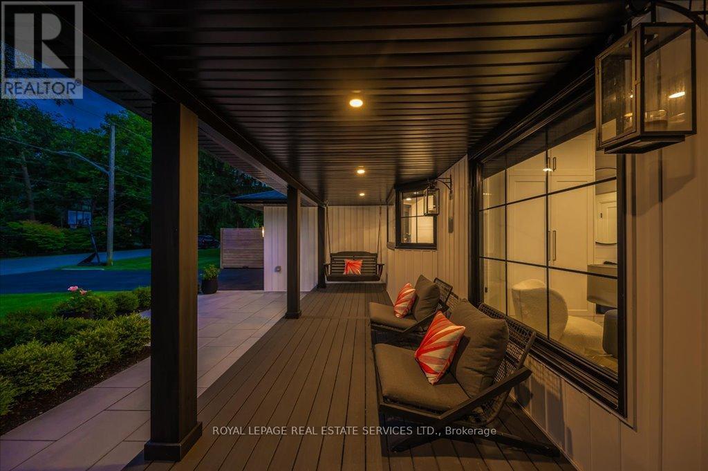 169 Oakes Drive, Mississauga (Mineola), Ontario  L5G 3M2 - Photo 6 - W12875746