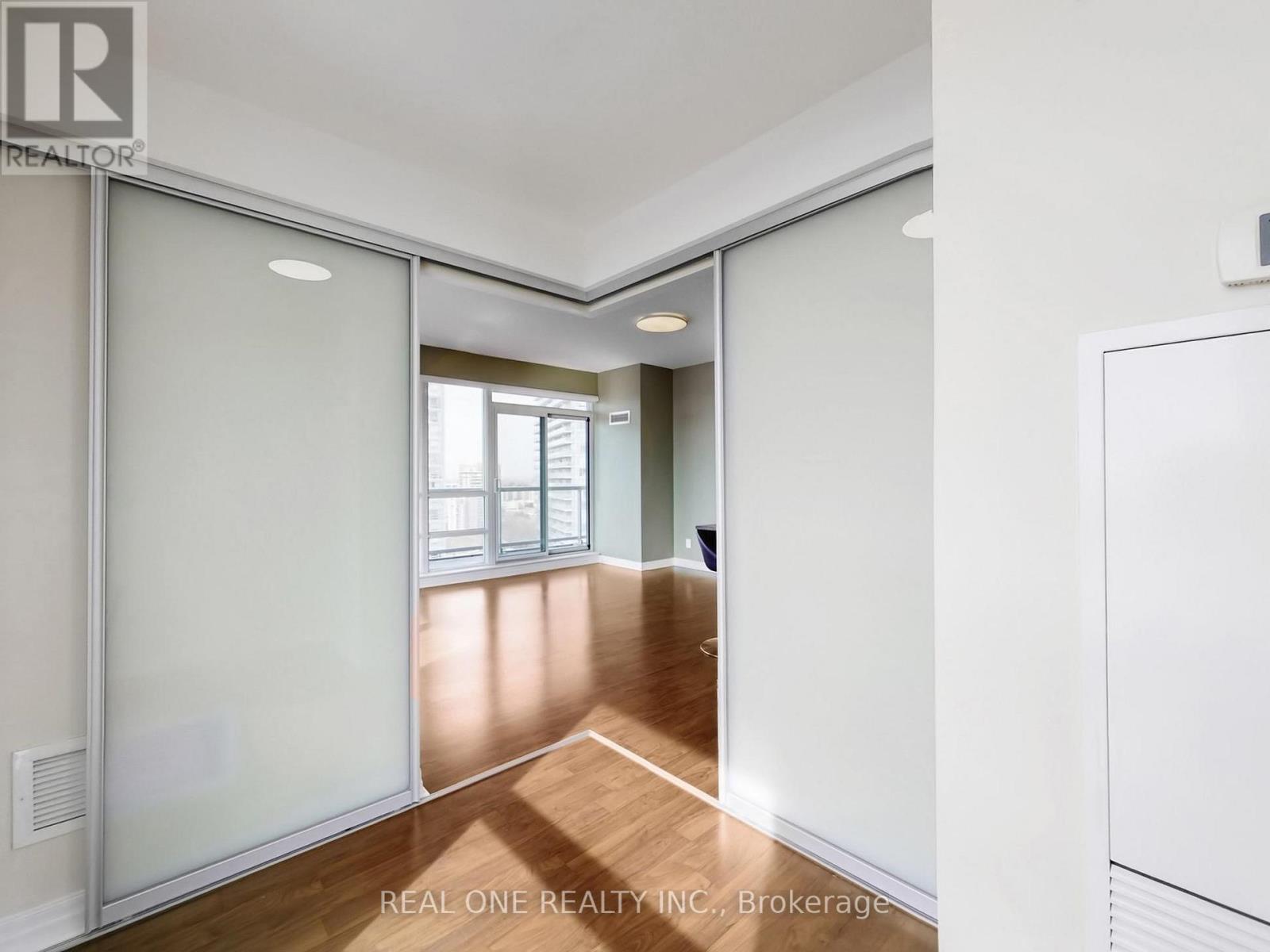 1910 - 30 Herons Hill Way, Toronto (Henry Farm), Ontario  M2J 0A7 - Photo 19 - C12872924