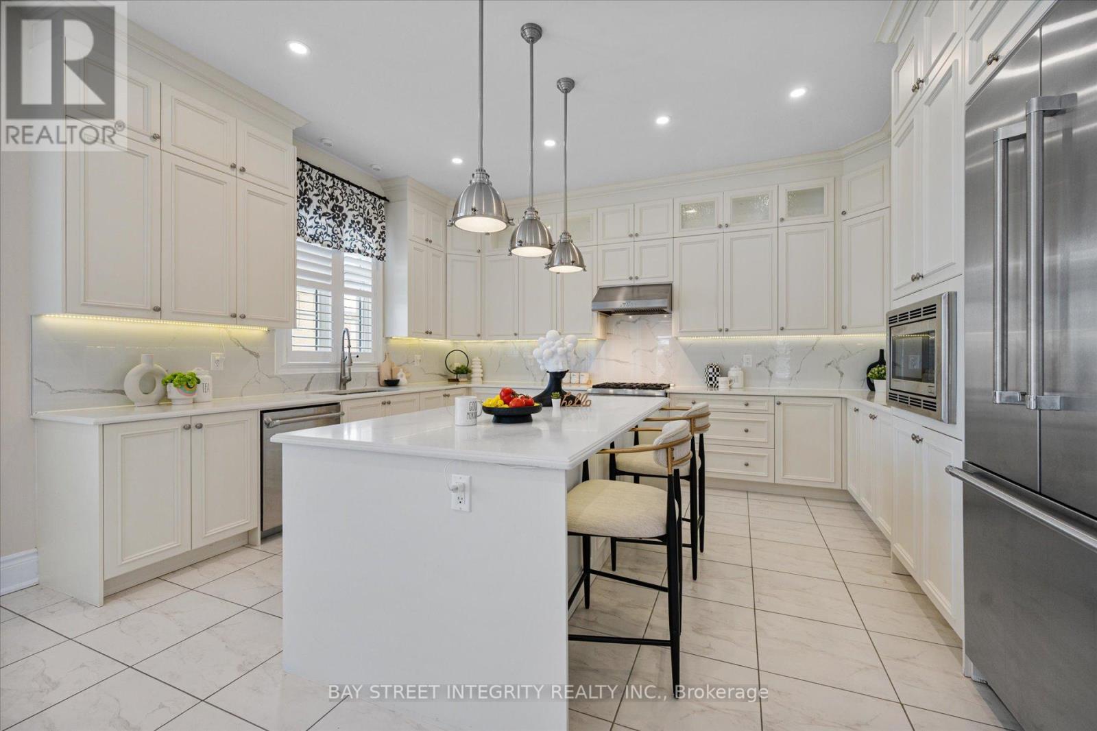 163 Abner Miles Drive, Vaughan, Ontario  L6A 4X4 - Photo 5 - N12830884