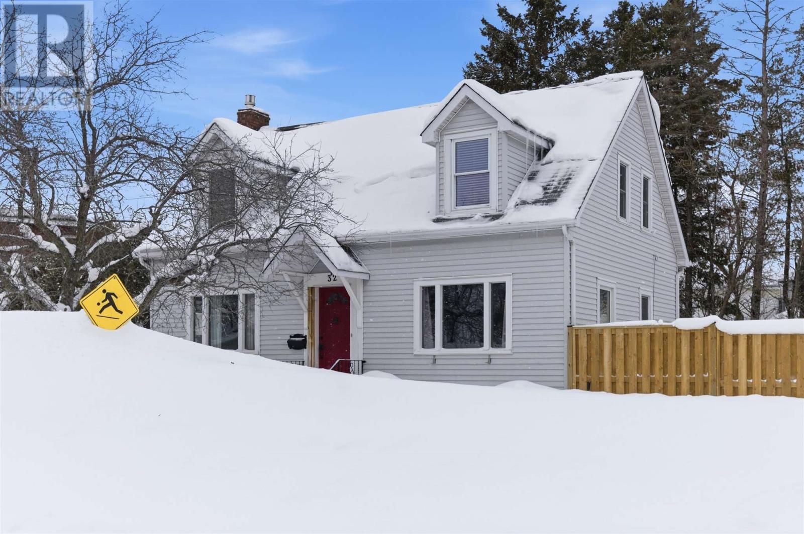 32 Salisbury Ave, Sault Ste. Marie, Ontario P6B 1L7 - Photo 2 - SM260242