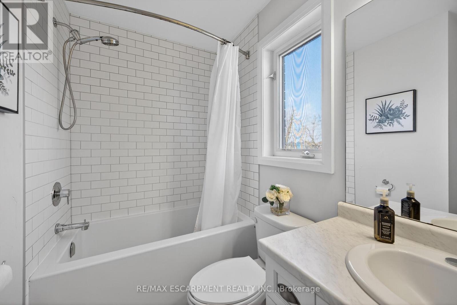 33 - 35 Midhurst Heights, Hamilton (Stoney Creek Mountain), Ontario  L8J 0K9 - Photo 31 - X12875590