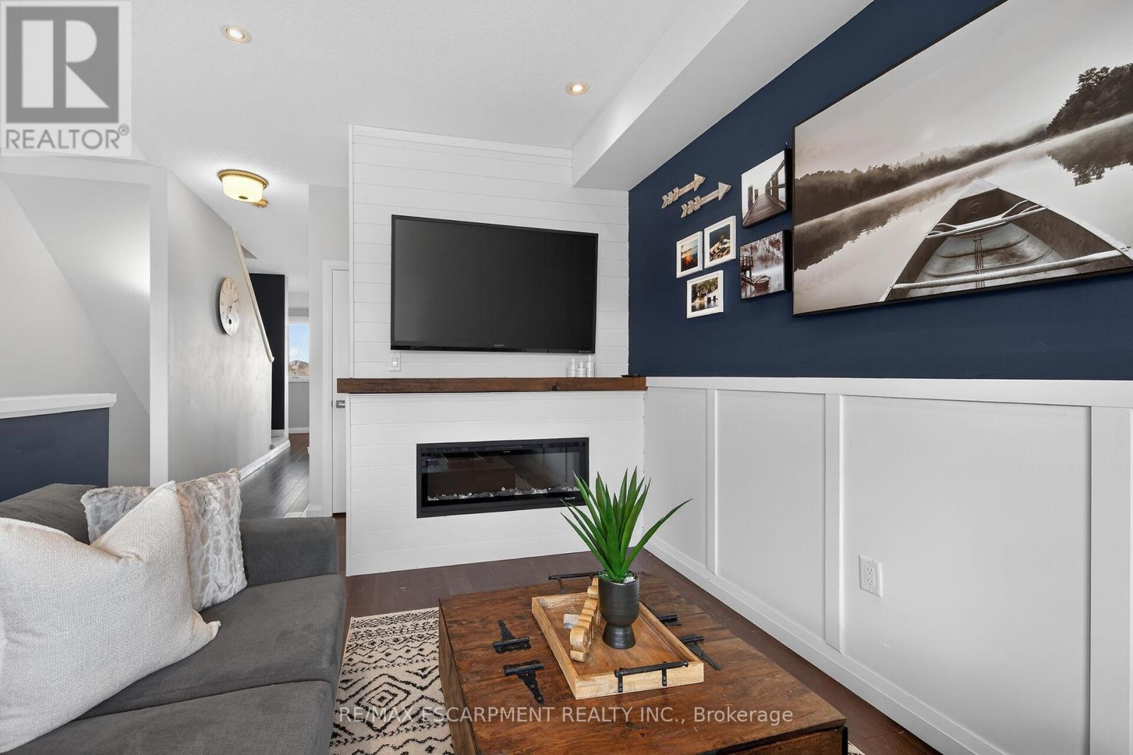 33 - 35 Midhurst Heights, Hamilton (Stoney Creek Mountain), Ontario  L8J 0K9 - Photo 7 - X12875590